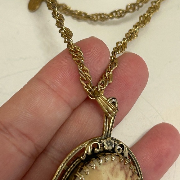 Vintage Cameo 1950 VENDOME Pendant Necklace 38 inches 🙋‍♀️ - Picture 5 of 9